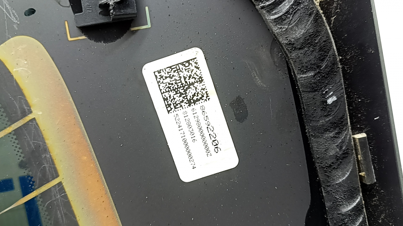 Rear glass of the tailgate of Chevrolet Equinox EV 24-26 with heating, scratches