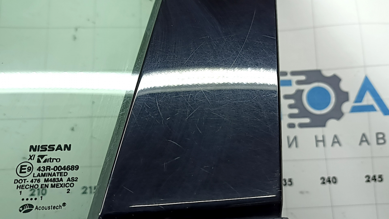 Front left door assembly for Nissan Rogue 21-26 keyless. Triplex, glossy corner, black KH3, scratches on trims
