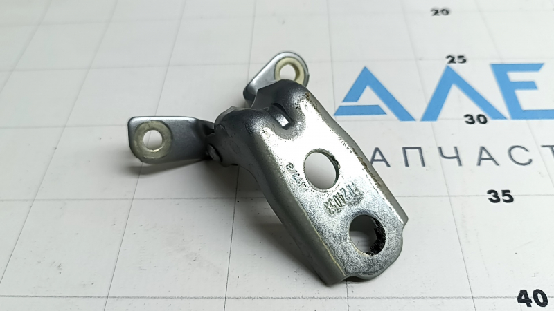Door hinge lower front left Chevrolet Equinox EV 24-26