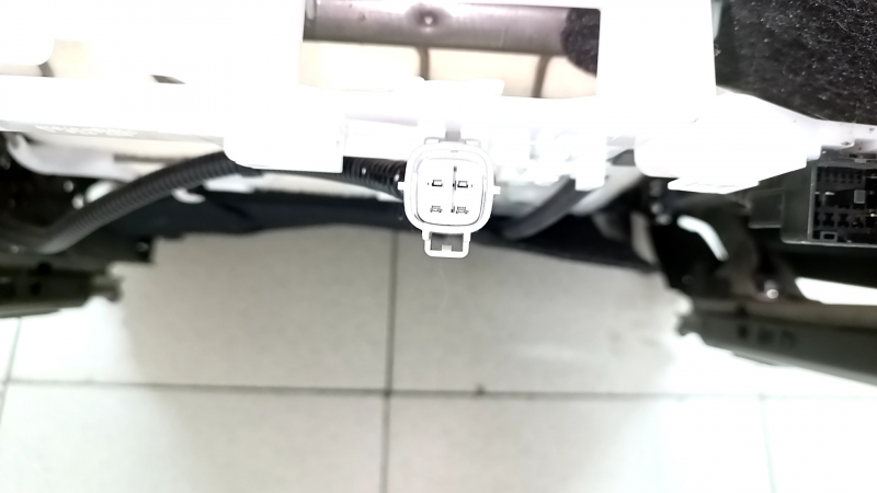 Driver's seat for Toyota Prius 50 Prime 17-19 without airbag, mechanical, heated, black fabric, worn, dry cleanable, creases