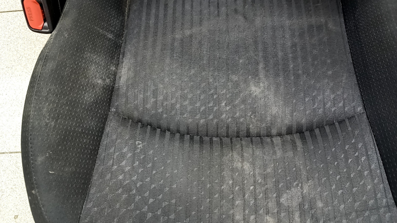 Driver's seat for Toyota Prius 50 Prime 17-19 without airbag, mechanical, heated, black fabric, worn, dry cleanable, creases