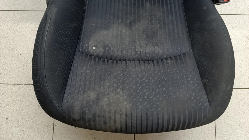 Passenger seat for Toyota Prius 50 Prime 17-19 without airbag, mechanical, heated, black fabric, worn, dry cleanable, creases