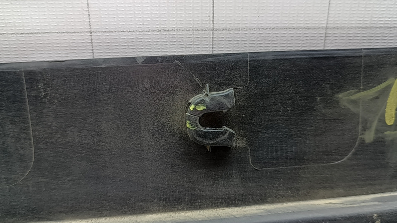 Left threshold Chevrolet Equinox EV 24-26 structure, cracks in fasteners