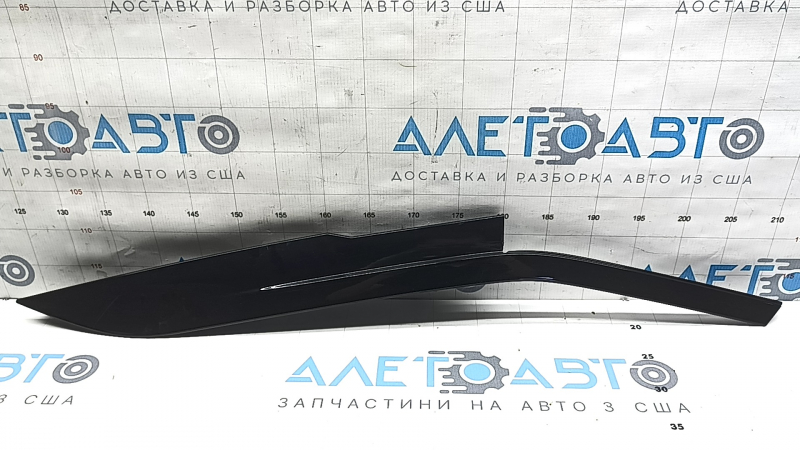 Right rear fender molding Chevrolet Equinox EV 24-26 scratches, tear
