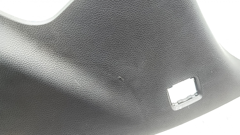 Right trunk arch trim trim Chevrolet Equinox EV 24-26 scratches, cracks