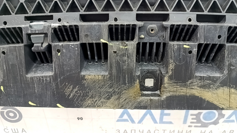 The front bumper protection of the Audi A3 8V 17-20 is worn out