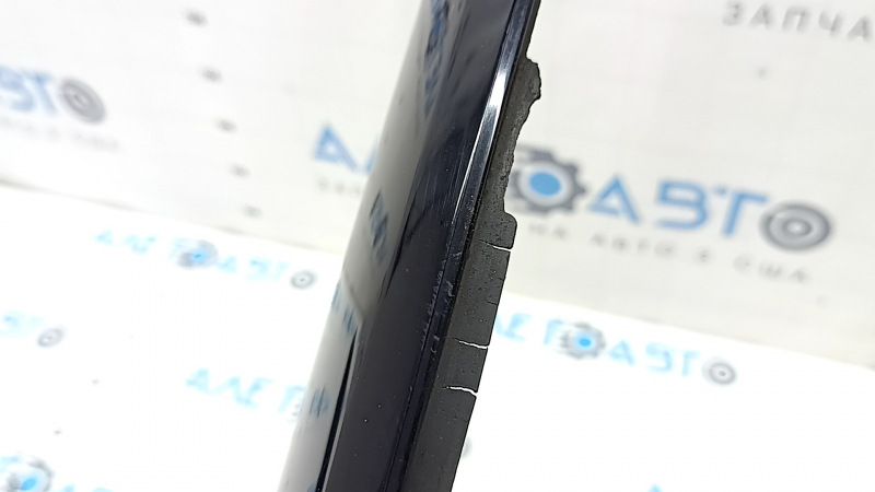 Right front pillar molding Nissan Rogue 21-26, gloss black, dried out seal, worn
