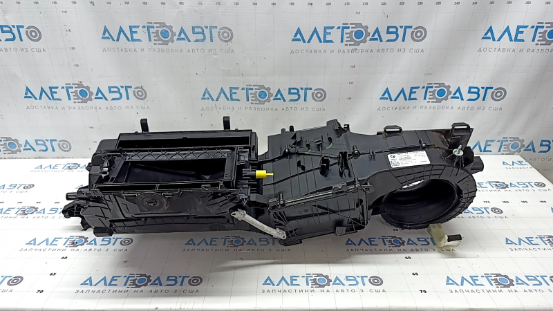 The heater body is bare ventilation BMW X7 G07 19-26