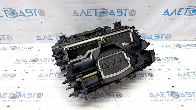 The heater body is bare BMW X7 G07 19-26 without actuators