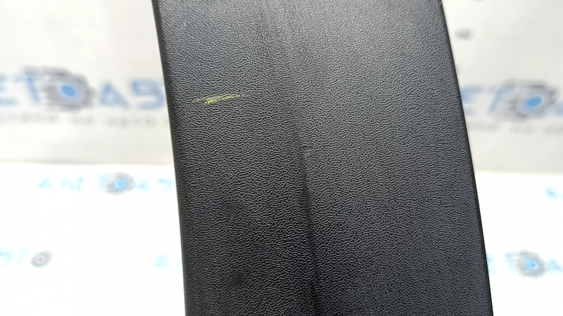 Rear left fender arch trim Nissan Rogue 21-26 US built, structure, scratches, broken fasteners