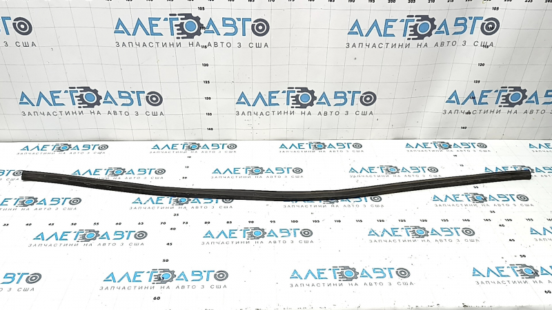 Windshield wiper grille seal central Nissan Rogue 21-26