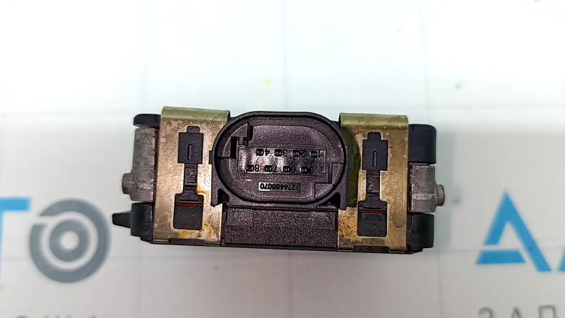 Blind spot sensor BSM right Audi Q3 83A 19-25 broken mount