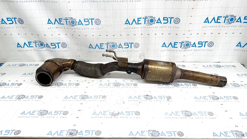 The exhaust pipe with a catalytic converter VW Passat b8 16-19 USA 2.0T has a torn mesh
