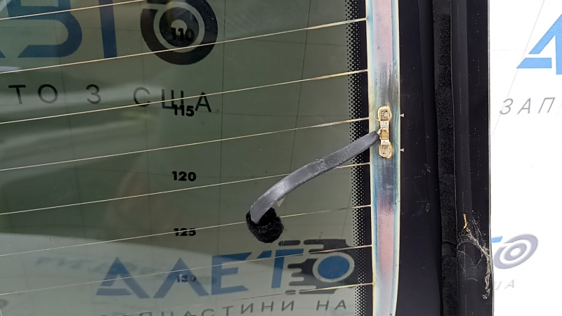 Rear window of the trunk door of the Audi Q3 83A 19-25 tinted