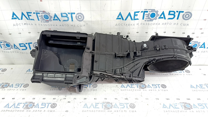 The stove body is bare, ventilation is VW Passat b8 16-19 USA