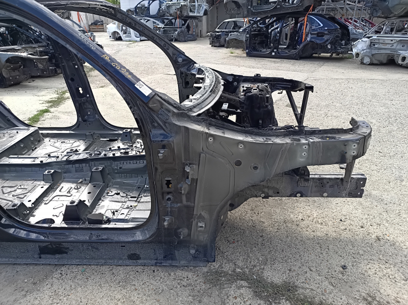 Front right quarter panel BMW X7 G07 19-26 on the body, black