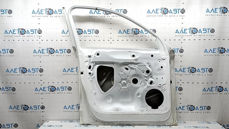 Bare front left door Audi Q3 83A 19-25 white LY9C, with limiter, dent