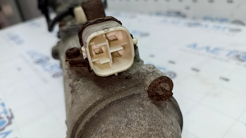 Steering rack Toyota Camry v40 07-11 hybrid without rods, rusty