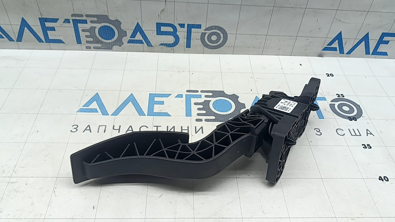 Chevrolet Equinox EV 24-26 gas pedal