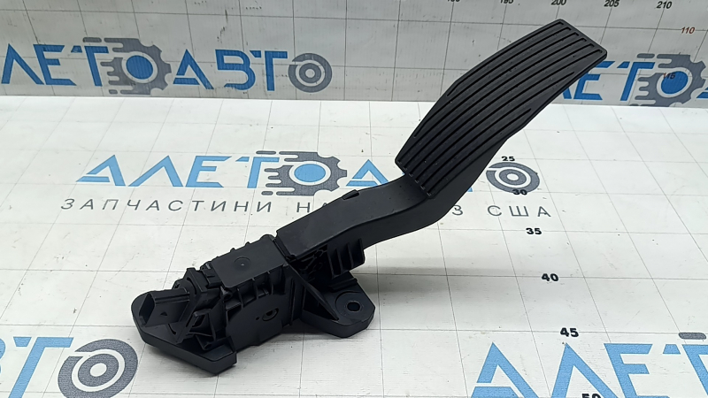 Chevrolet Equinox EV 24-26 gas pedal