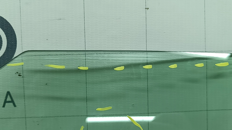 Front right door glass Audi Q3 83A 19-25 scratches