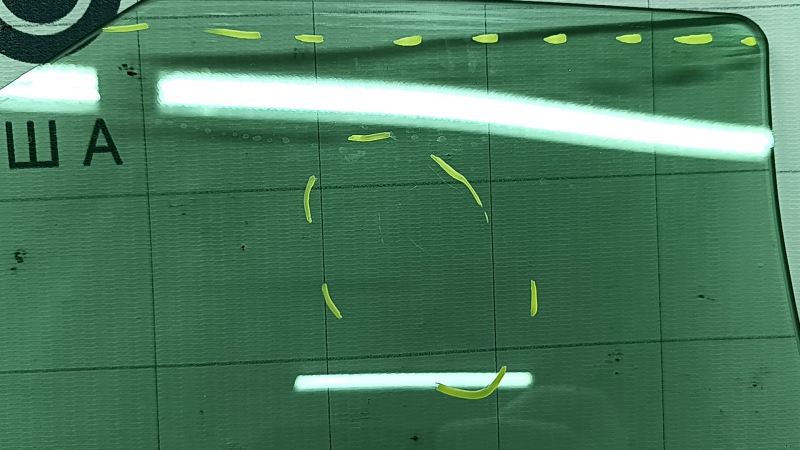 Front right door glass Audi Q3 83A 19-25 scratches