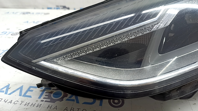 Front left headlight assembly Audi A4 B9 20-24 LED without LED DRL, worn, chips