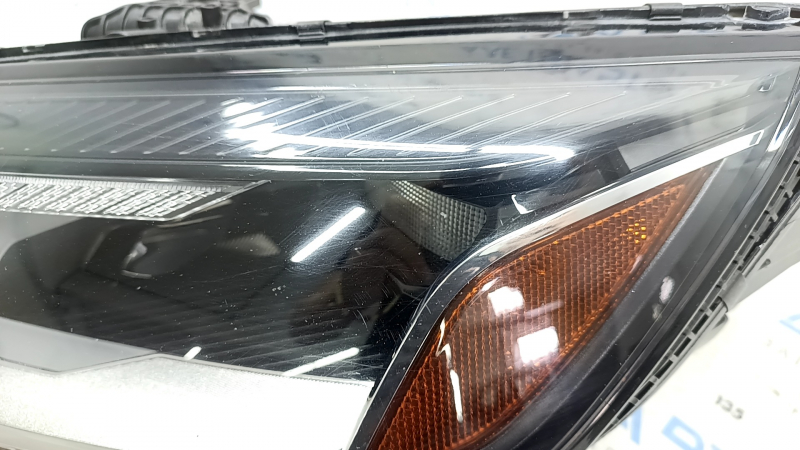 Front left headlight assembly Audi A4 B9 20-24 LED without LED DRL, worn, chips