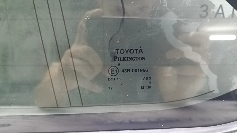 Rear left fixed window glass Toyota Highlander 14-19 chrome, tinted, antenna, scratches