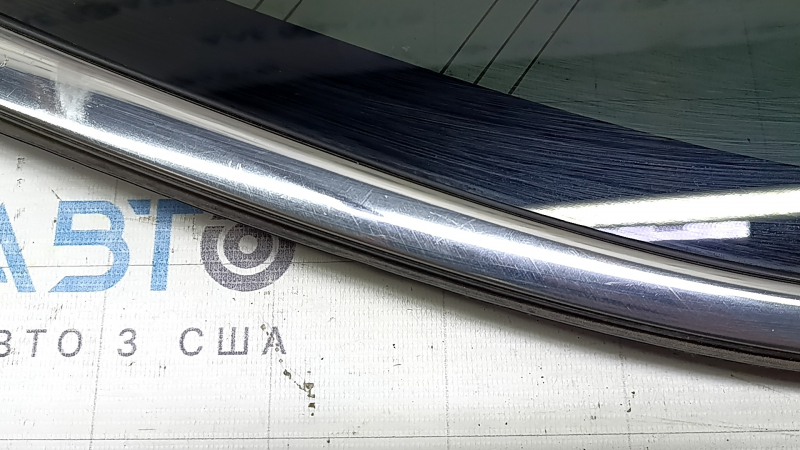 Rear left fixed window glass Toyota Highlander 14-19 chrome, tinted, antenna, scratches