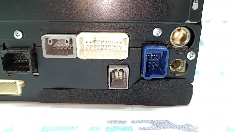 JBL head unit Toyota Camry v40 07-09 display does not work
