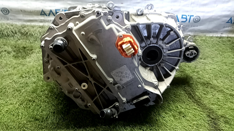 Tesla Model Y 20-25 60k rear electric motor, torn silent blocks