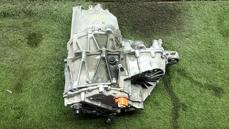 Tesla Model Y 20-25 60k rear electric motor, torn silent blocks