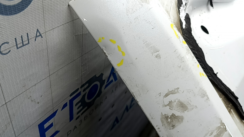 Tesla Model Y 20-25 white PPSW trunk door, bare, chips, scratches, dented
