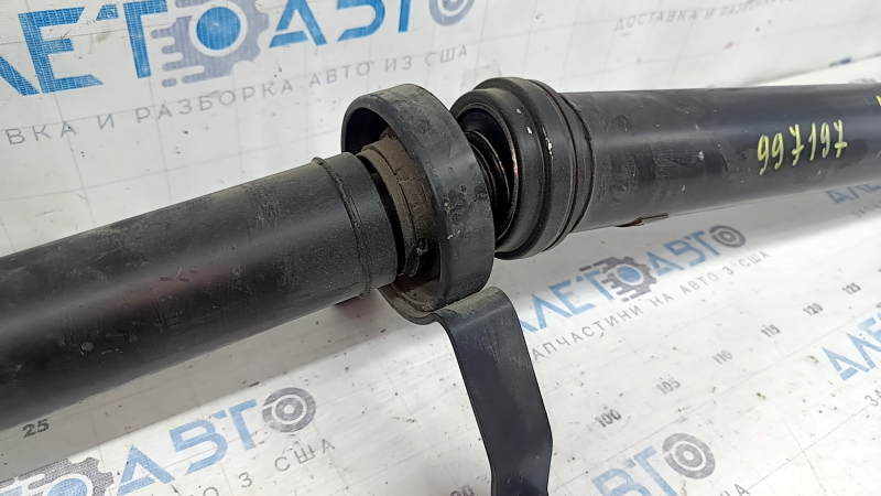 Driveshaft propeller shaft Audi A4 B9 20-25 microcracks on the outboard