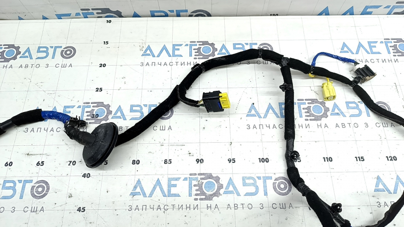 Wiring for the front right door of the Hyundai Ioniq 17-22 keyless