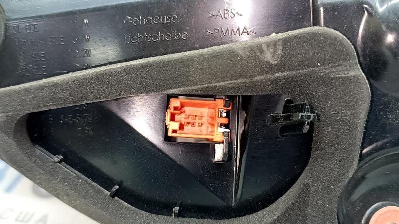 Inner tailgate light, left, Audi Q3 83A 19-25 LED, scratches