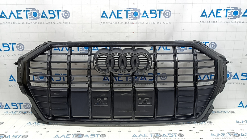 Radiator grill assembly Audi Q3 83A 19-25 black gloss, without emblems, broken moldings, cracked