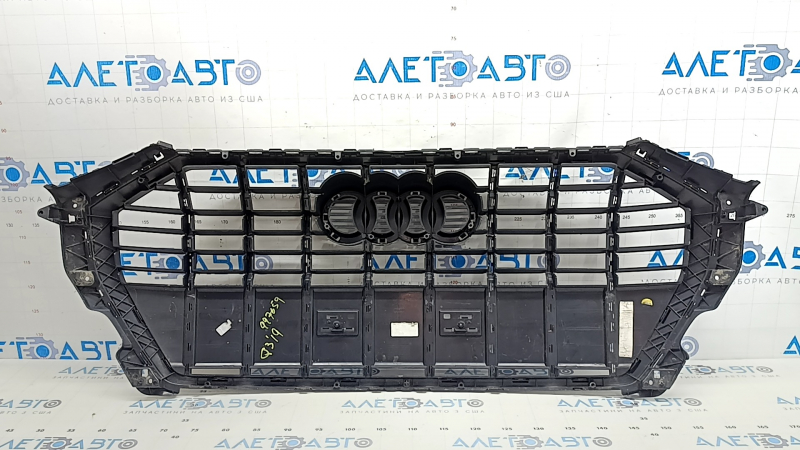 Radiator grill assembly Audi Q3 83A 19-25 black gloss, without emblems, broken moldings, cracked