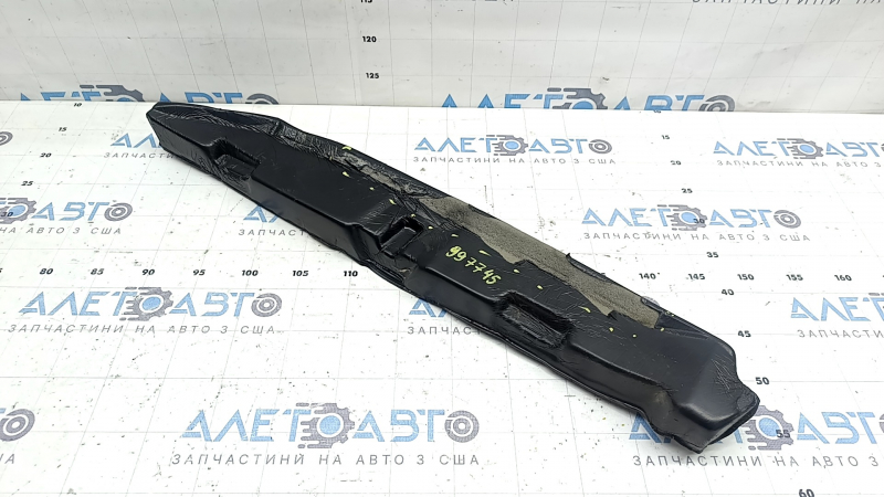 The right door-wing seal of the Hyundai Ioniq 17-22 is torn