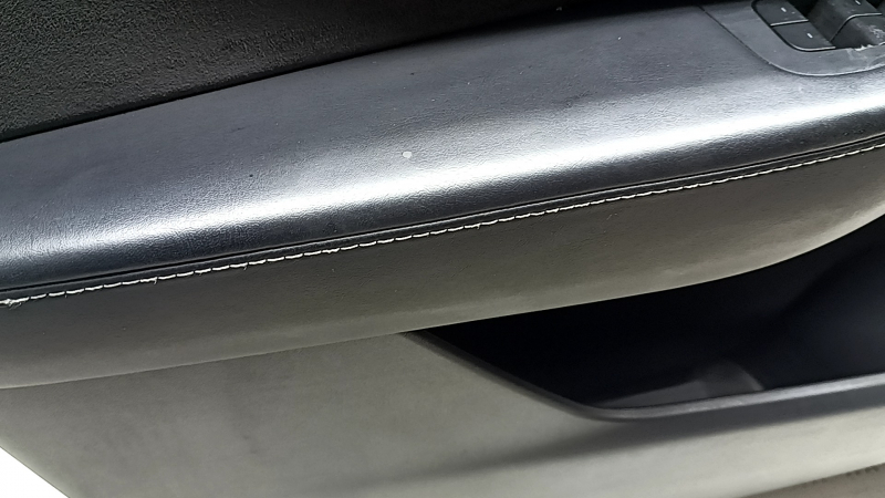 Tesla Model Y 20-25 front left door panel, black leather, with backlighting, matte trim, with suede insert, with power window controls, with door opening button, scuffs, peeling insert and armrest