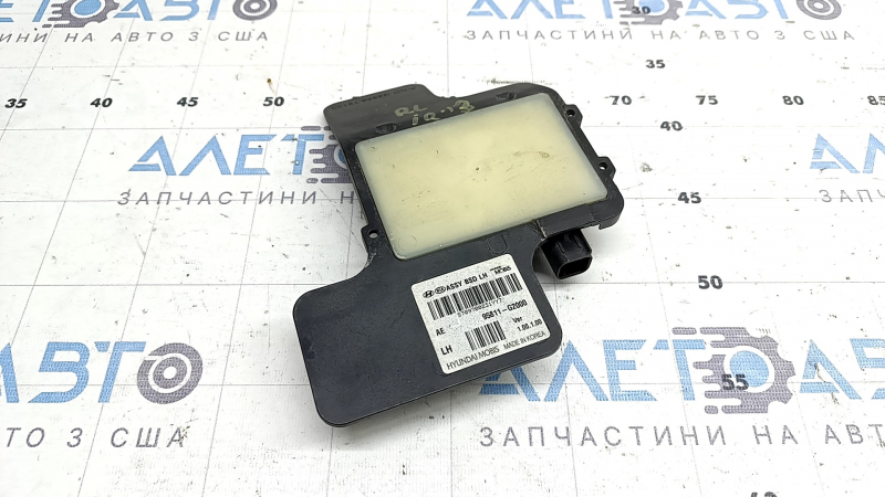 Blind Spot Sensor (BSM) left Hyundai Ioniq 17-19 with bracket