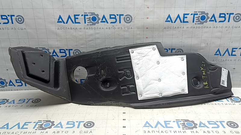 Soundproofing of the rear right upper wing arch of Tesla Model Y 20-25, tears