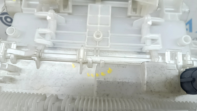 The heater housing is bare Toyota Prius 50 Prime 17-22, the mount is broken