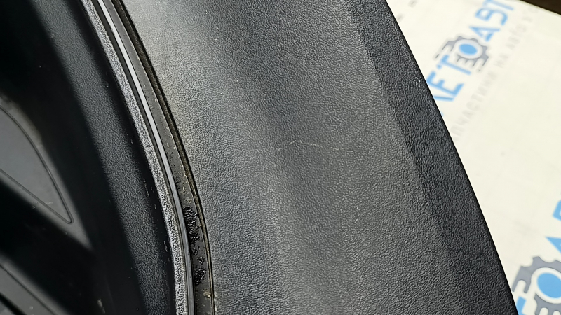 Tesla Model Y 20-25 front trunk trough chipped, scratched