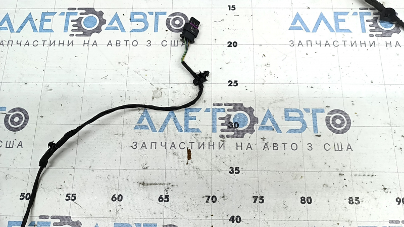 Wiring for the rear bumper of a BMW 3 G20 19-22 for parking sensors, the left part of the wiring is cut off