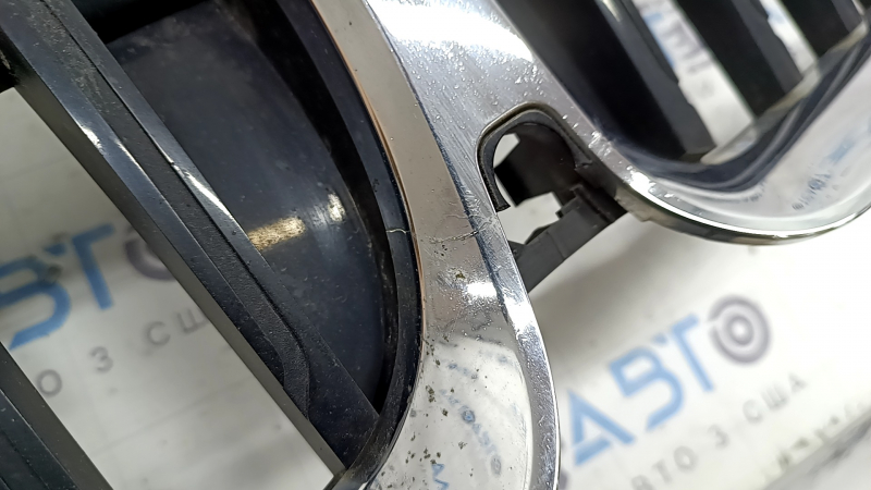 Radiator grill BMW 3 G20 19-22 chrome under the camera, cracked chrome, broken mount, chips, scratches