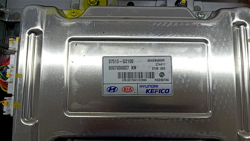 The VVB battery assembly for Hyundai Ioniq 17-19 HEV, 73k, 176V, assembled with a 12V battery, the 12V battery has swollen
