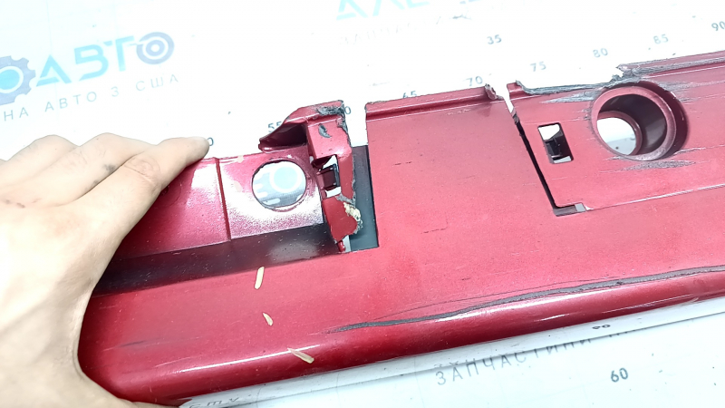 Left threshold Toyota Prius 30 10-15 red, scratches, deformed mount
