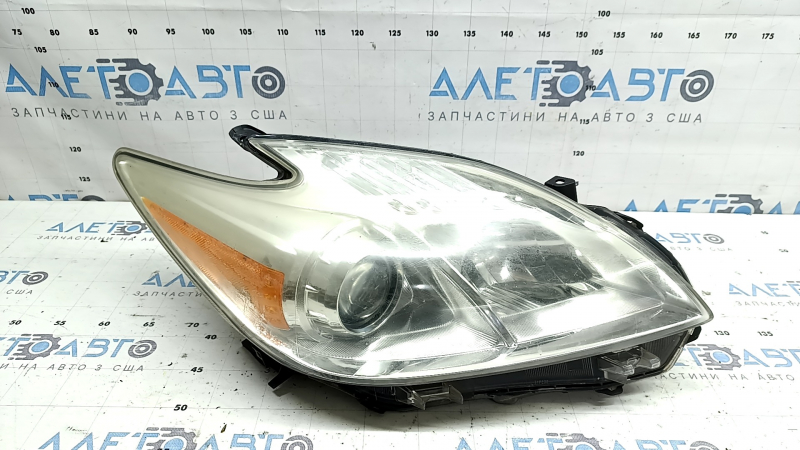 Front right headlight Toyota Prius 30 12-15 rest, halogen, needs polishing, scratches, cracks under the glass